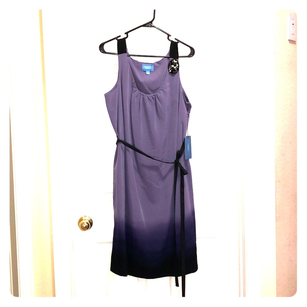 Tie waist ombré shift dress with detachable pin